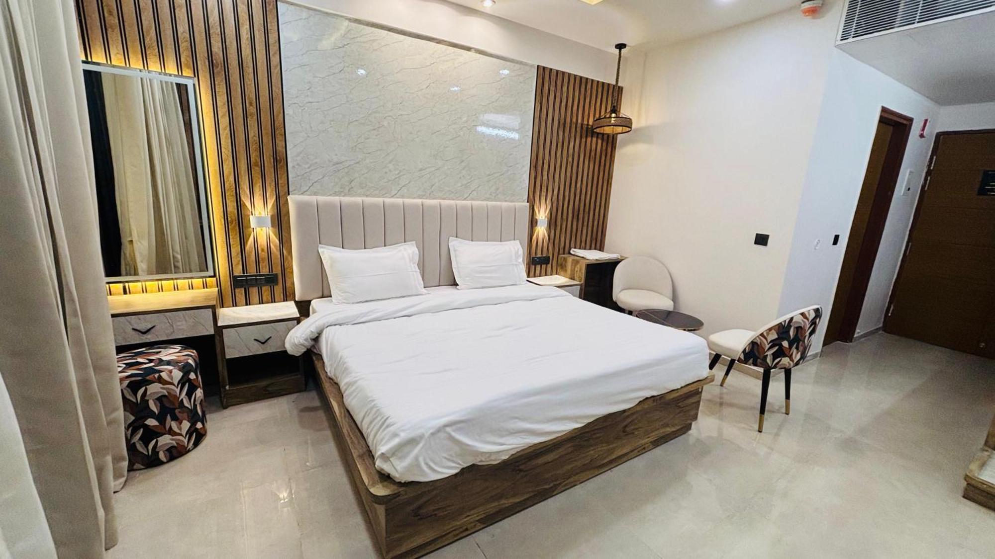 Leisure Homes *